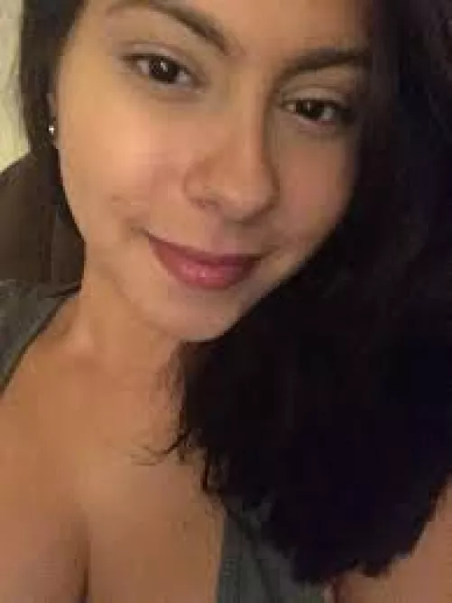 [F] Merry Christmas Everyone :) Truth or dare, sexting hmu :) upvoted me then message me for your reward on k.i.k: thalieblake018