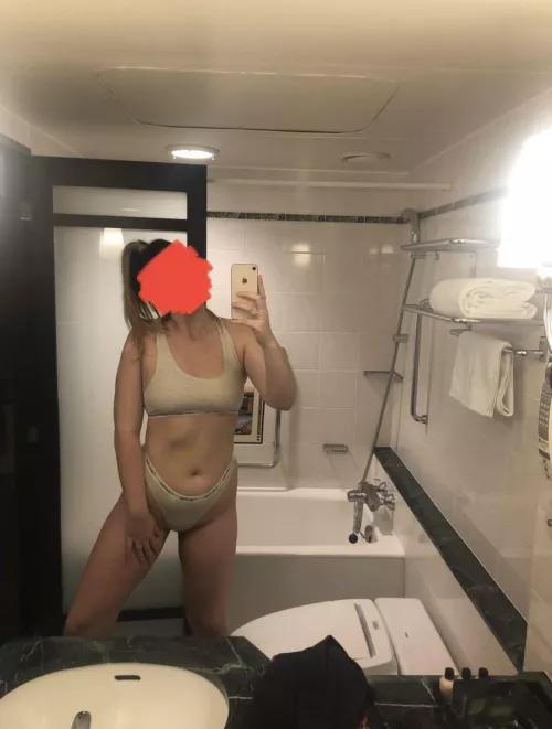 (F) mirror selfie x