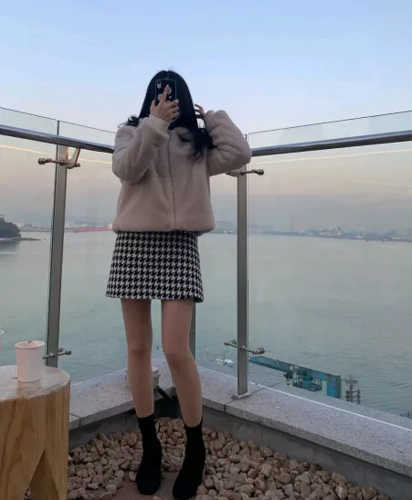 [F] Rub it between my legs?