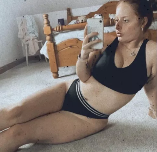 [F] [Selling] [UK] 26 F 🍑💦. Newbie. All orders custom. Anything available. Skype included. Kik: katee972