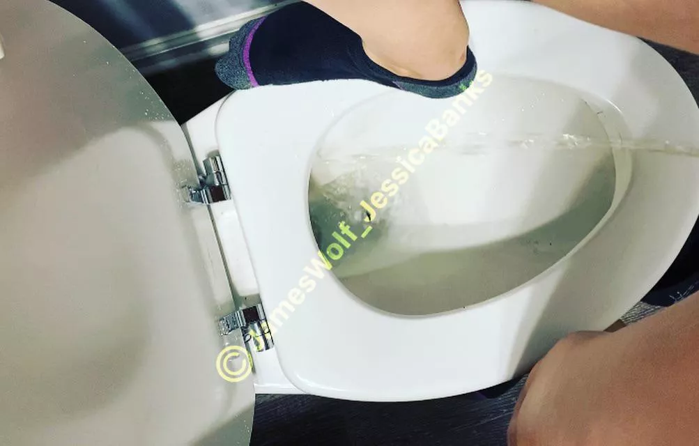 [F] Standing Pee With Socks ?