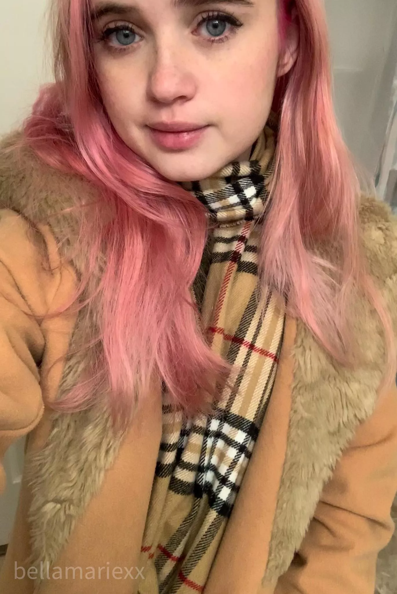 (f) The cold is forcing me to be very mild (f) The cold is forcing me to be very mild