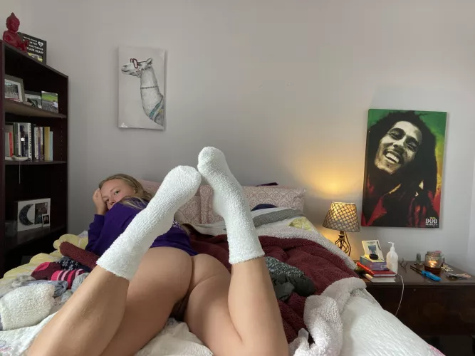 [F] These fuzzy socks feel so good, let me show you