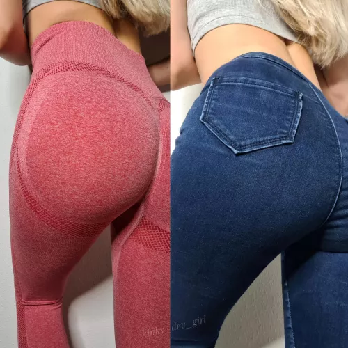(F) What do you prefer, more leggings or jeans???