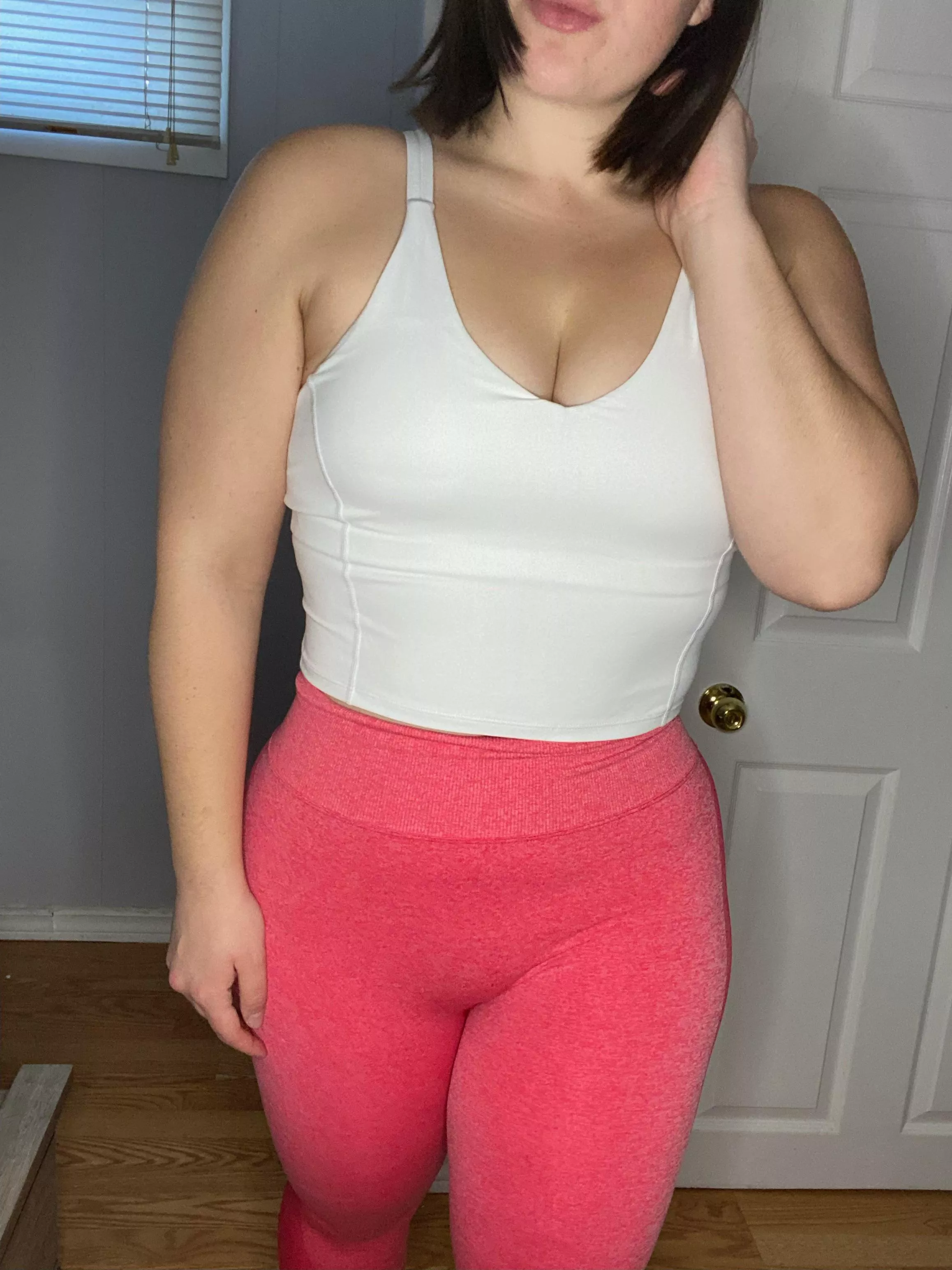 [F] who wants to be my workout partner ? Maybe do a little stretching after.