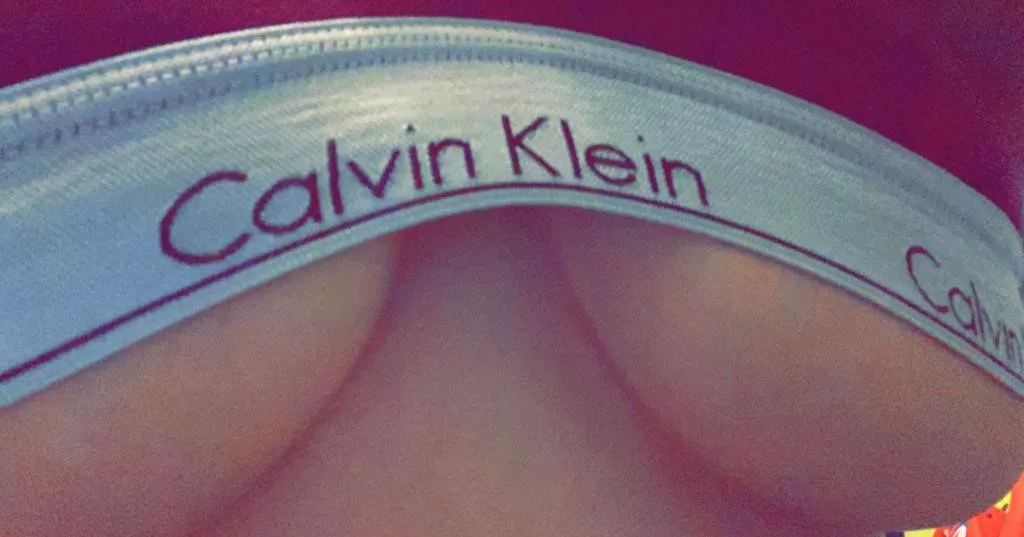 [f] Will you think of me in bed? 🔥