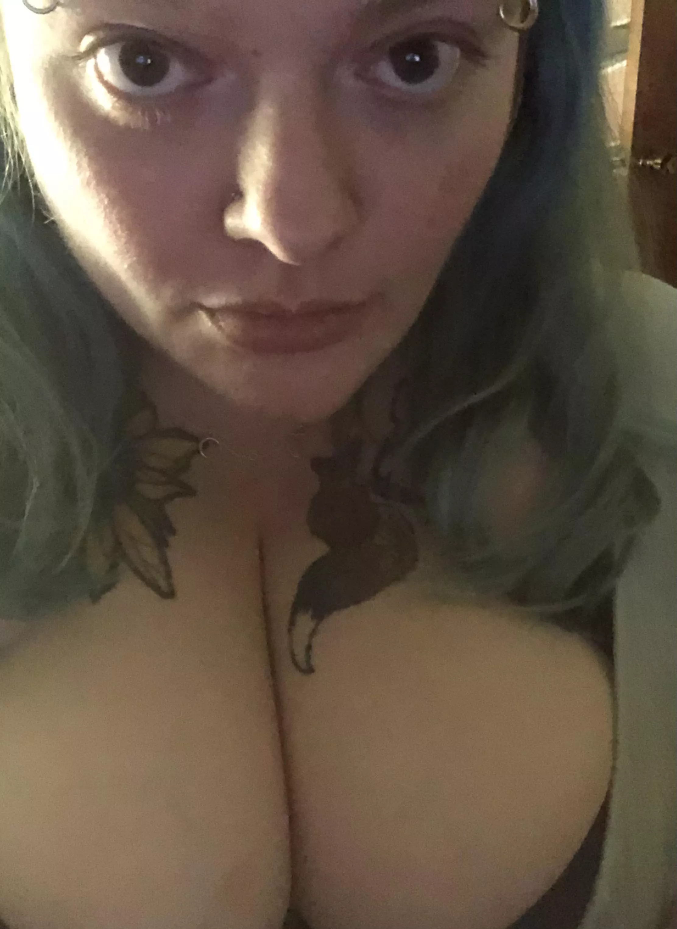 (F) you don’t have to keep eye contact. (F) you don’t have to keep eye contact.