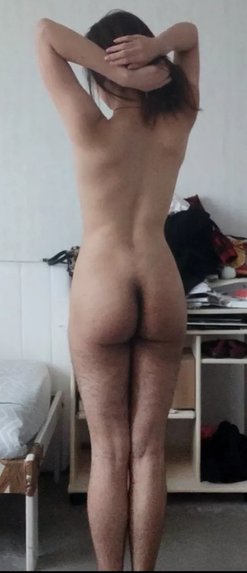 (F18) Does any white master appreciate tall black girls? 👉👈