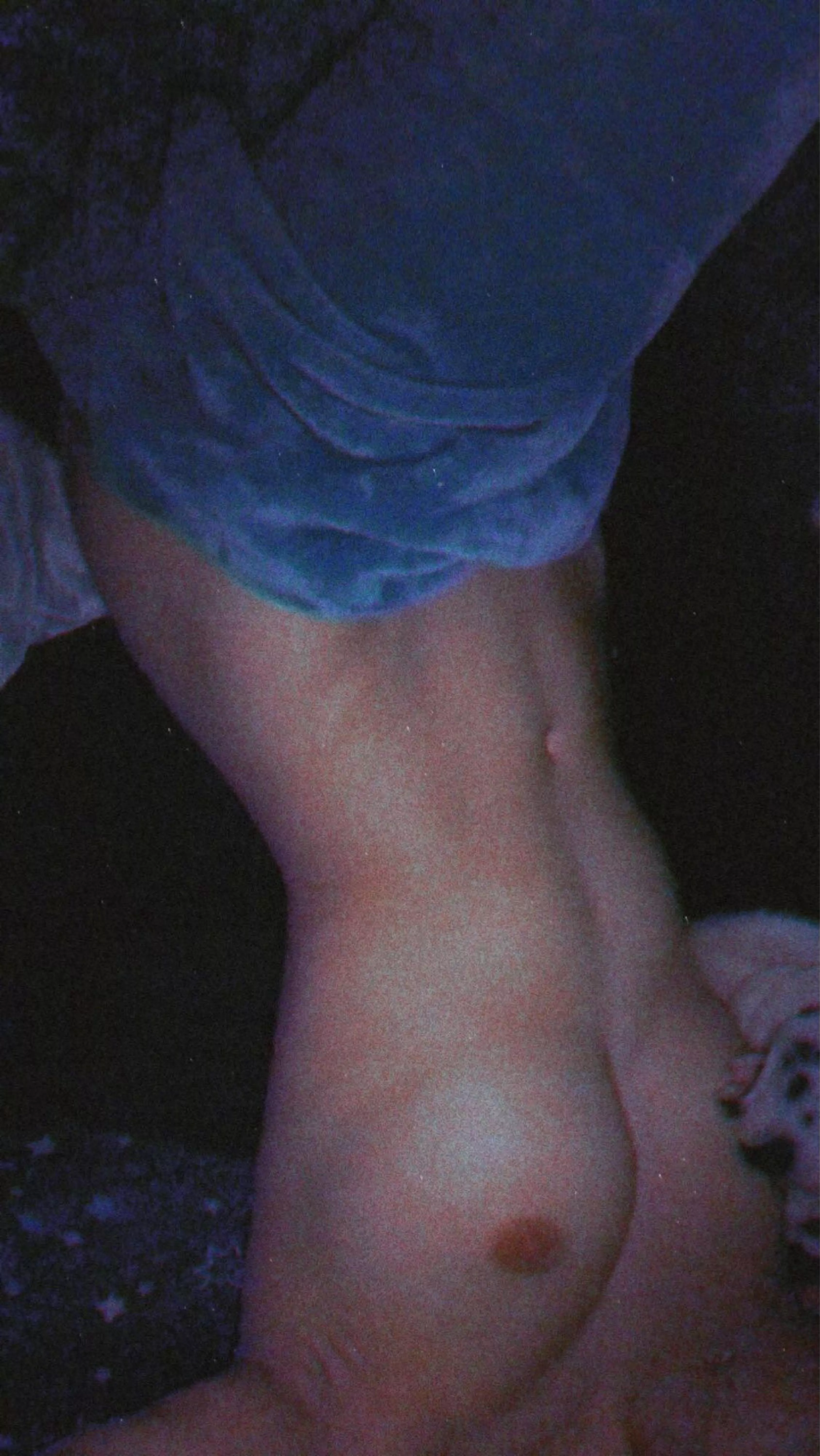 [F18] Someone come lay with me and give me attention 🥺