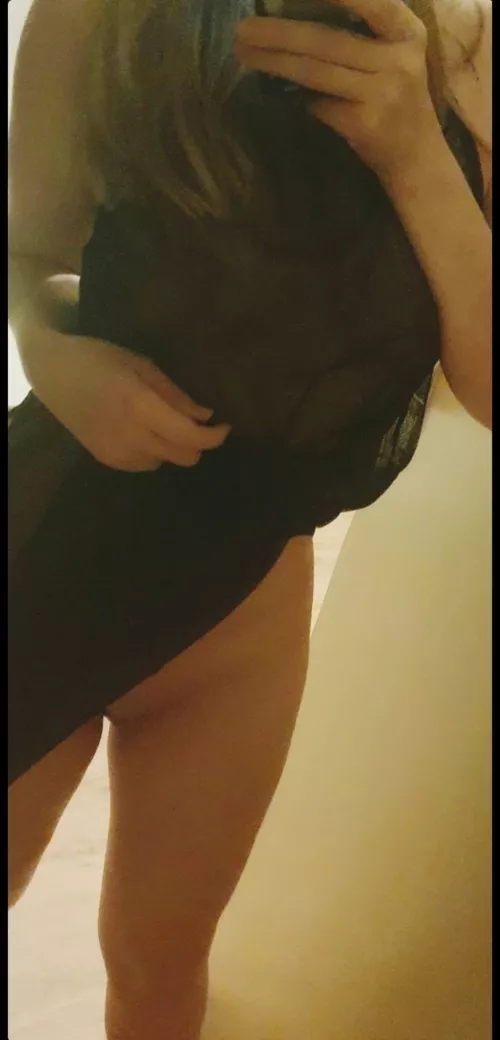 (F29) What would u do to me if you would walk in on me like this🤭?
