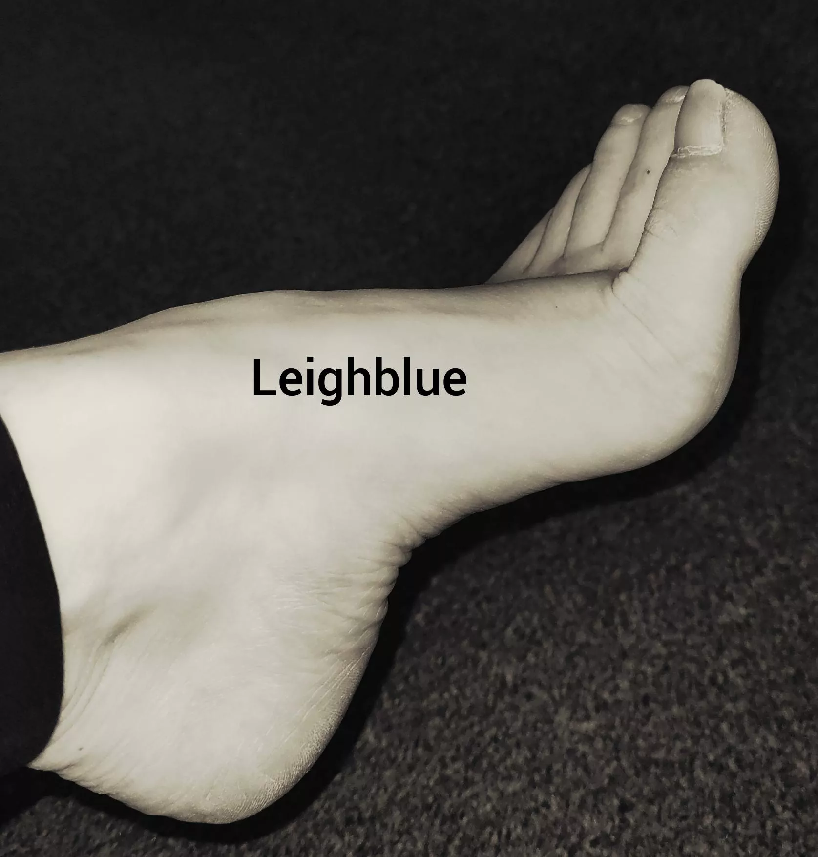 F29 π€π€ Would you let me play with you with my feet π€π€ F29 π€π€ Would you let me play with you with my feet π€π€
