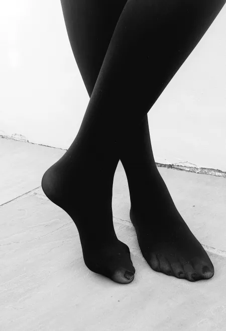 F33 size 5 feet in tights F33 size 5 feet in tights