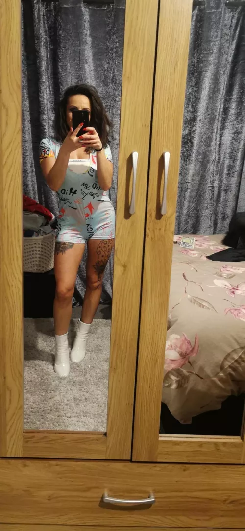 F37 Do I have cute legs? ππ