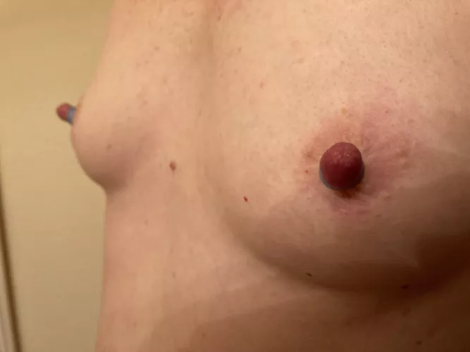F(44) She likes her nipple bands… if you suck then just right she’ll cum😈Anyone want to try?