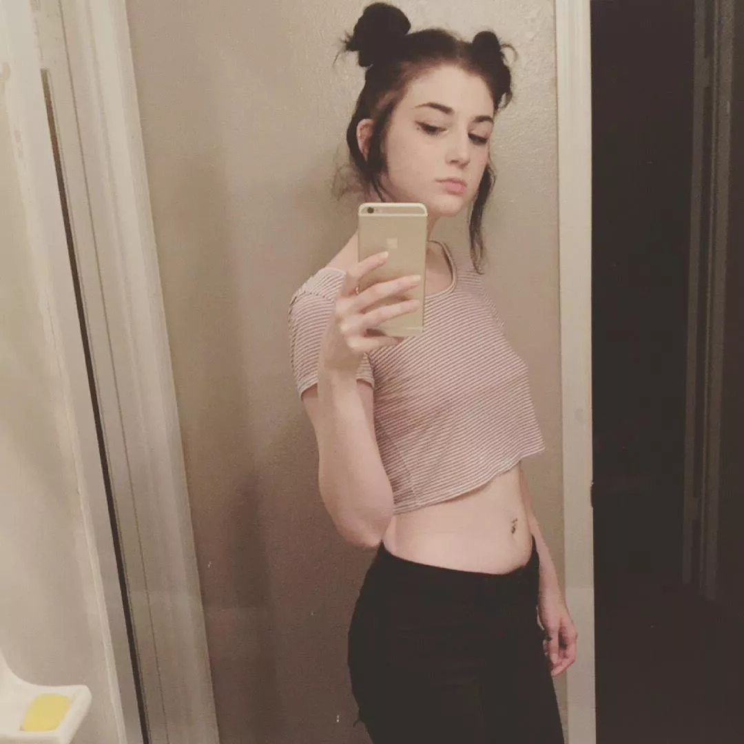 (F4M) looking for someone who can make me wet darling DM me! On KIK:: aliecooper15 π (F4M) looking for someone who can make me wet darling DM me! On KIK:: aliecooper15 π