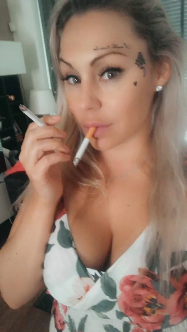 Fake face tattoos to piss my parents off 😅 and really need like 2 cigarettes after talking to them 🤷♀️🥂 Fake face tattoos to piss my parents off 😅 and really need like 2 cigarettes after talking to them 🤷♀️🥂