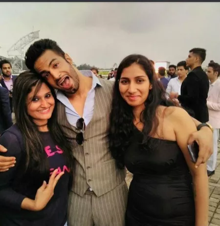 Famous INSTA Two Girls Sucking and Riding On Her Boyfriend D!CK With Loud Moaning ?MuST WATCH ? LiNK IN CoMMEnT ?