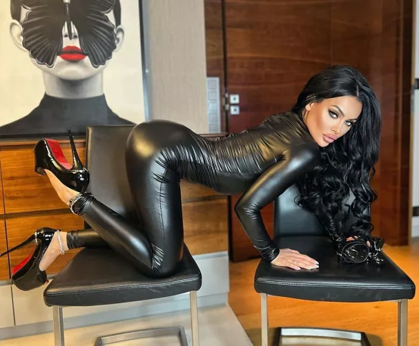 Fantastic ass in that pose Fantastic ass in that pose