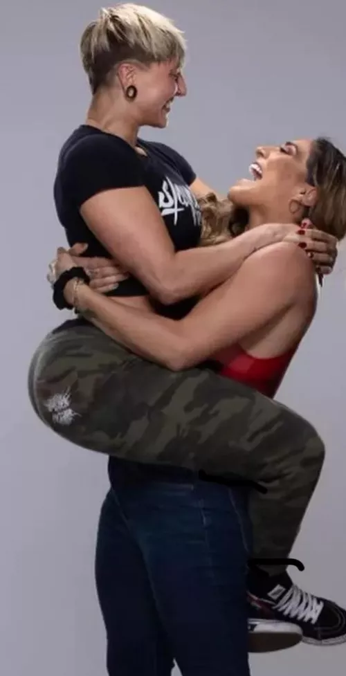 Fat booty Rhea 😛