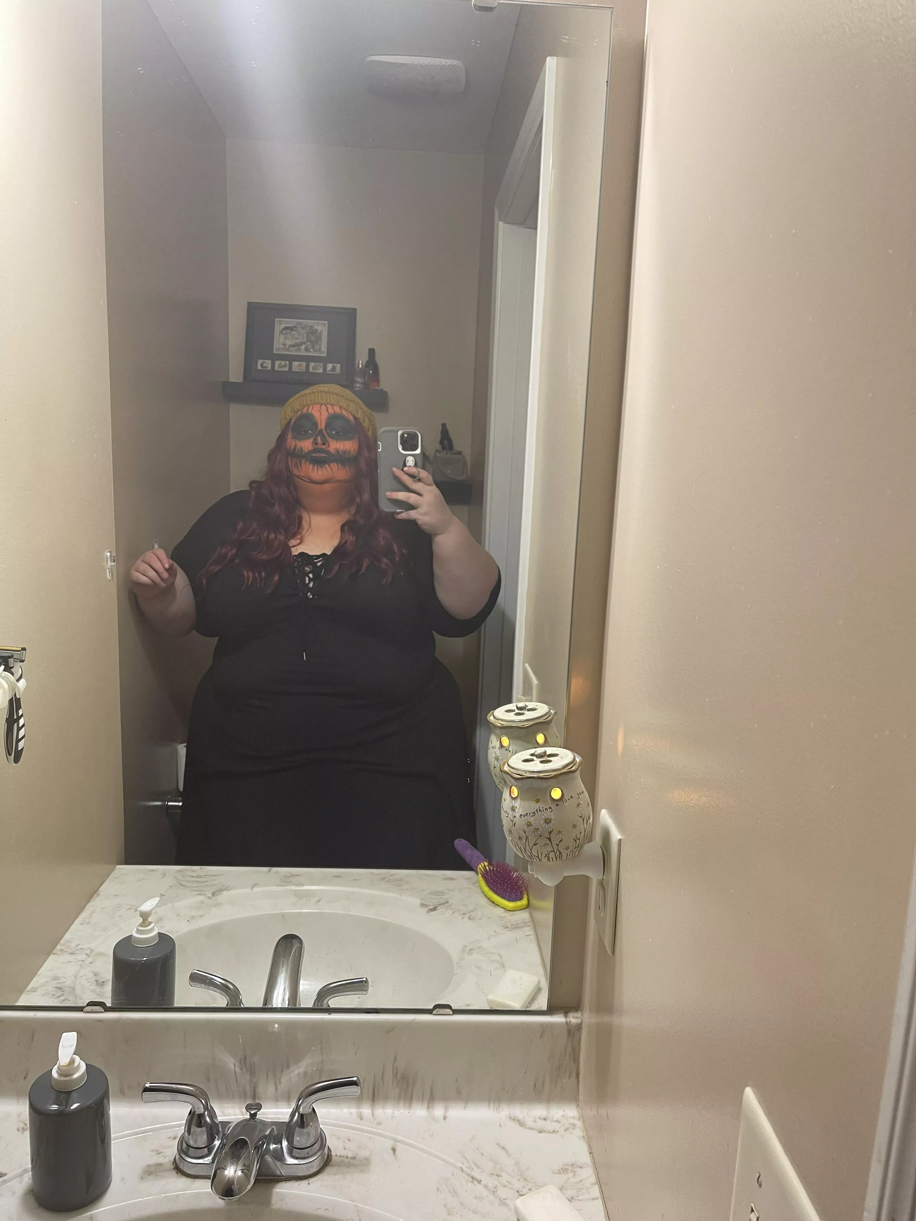 Fat pumpkin 🎃 😂💕 in a tiny bathroom even for normal people