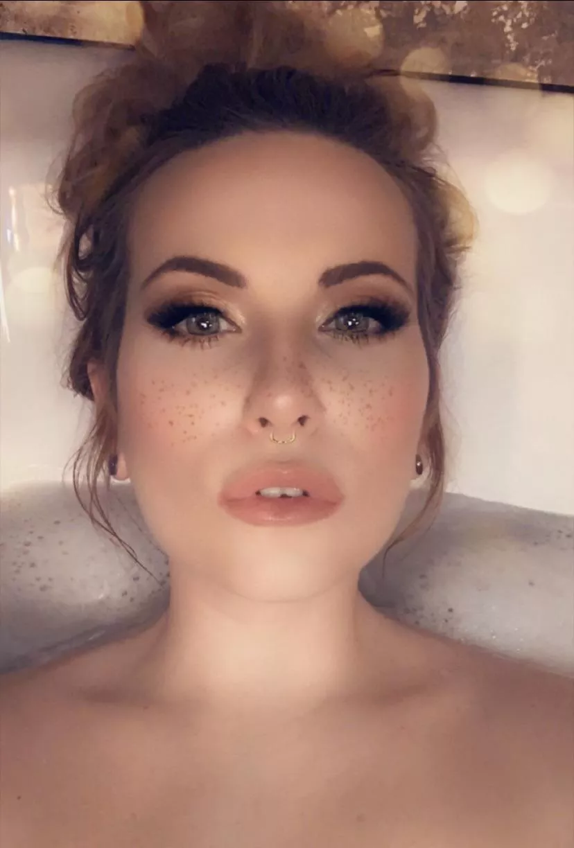 February is my birthday month!! Spoil me!!! 🥰👑 February is my birthday month!! Spoil me!!! 🥰👑