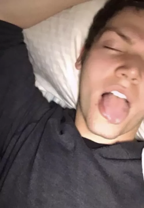 Feed me 🍆💦🤤