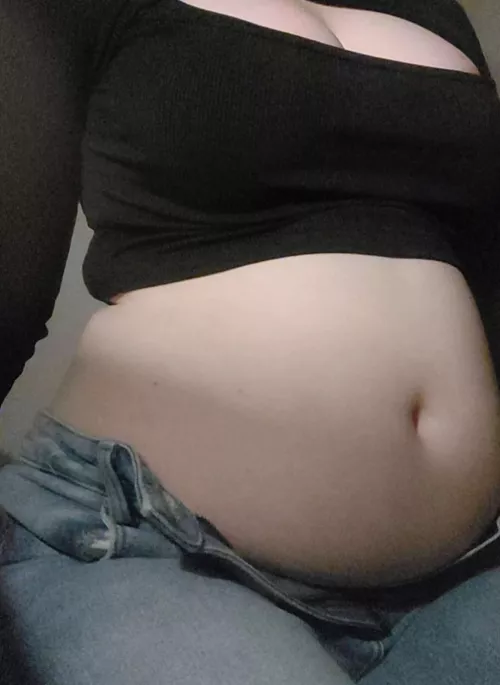 Feed me to my max then rub my big, tight belly 😩 add me on snapchat! little.fatpiggy - looking for online feeder 💋