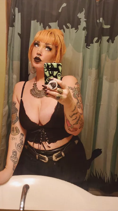 Feelin cute and spooky