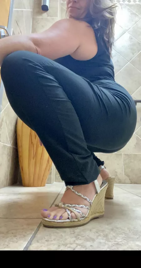 Feelin so sassy in my silver wedges & new jumpsuit π π€