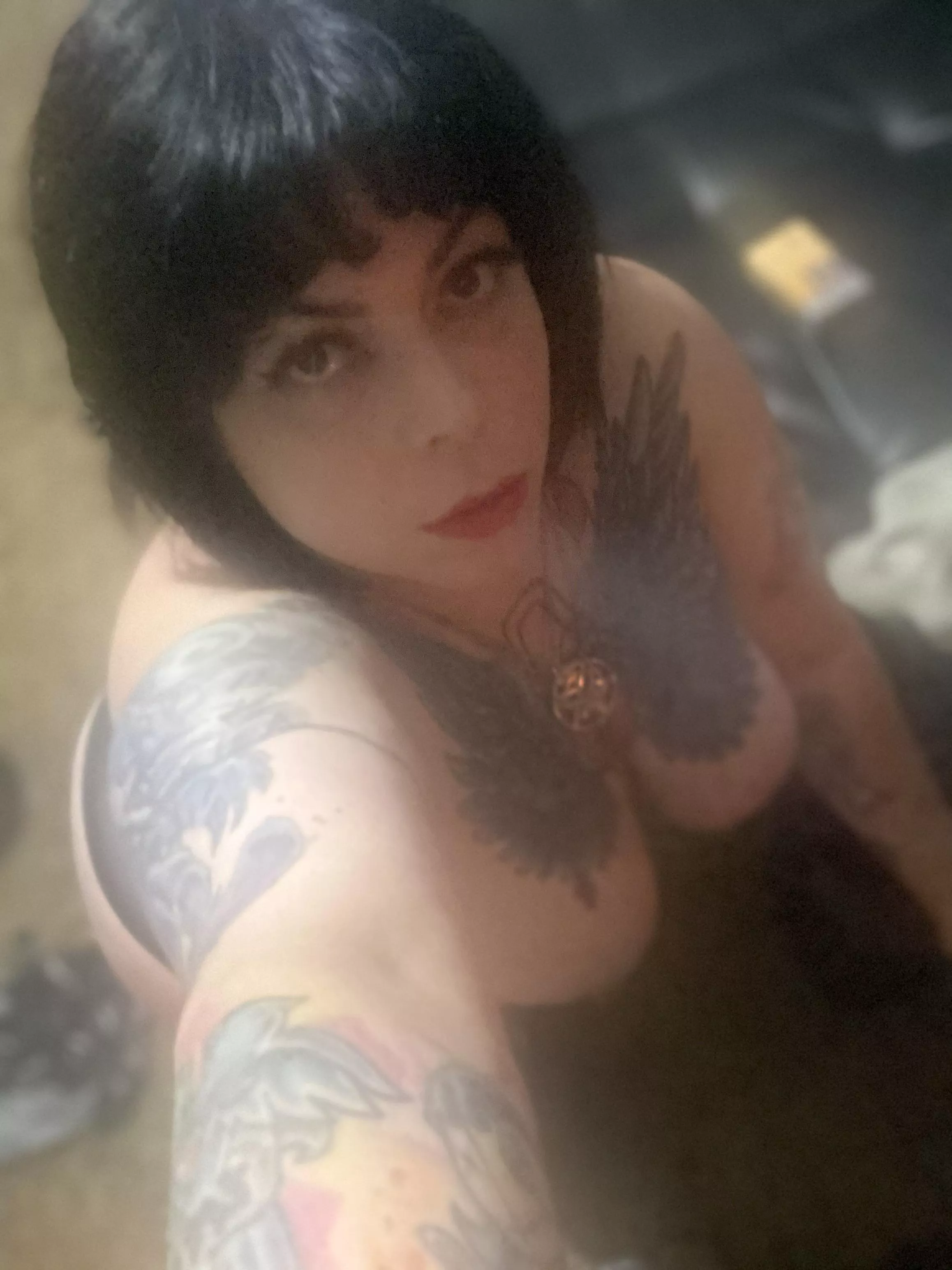 Feeling a lil naughty On Tuesday💋 link in comments🚬🔥