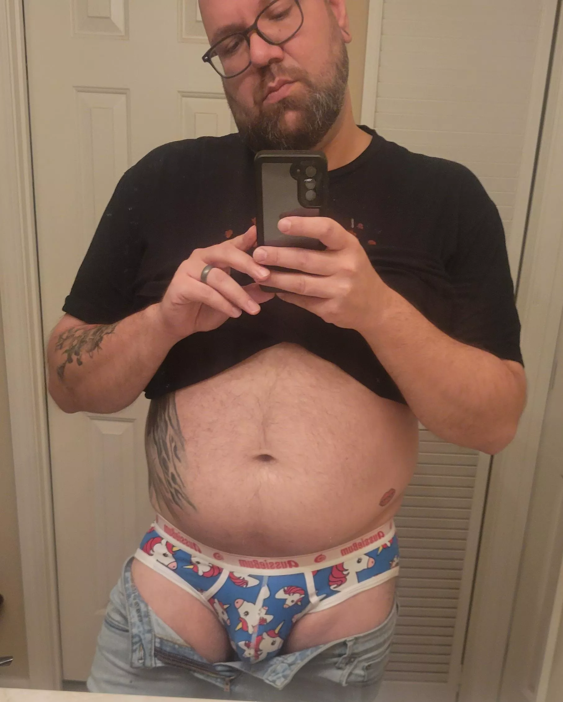 Feeling a little horny... I'll see myself out! Feeling a little horny... I'll see myself out!
