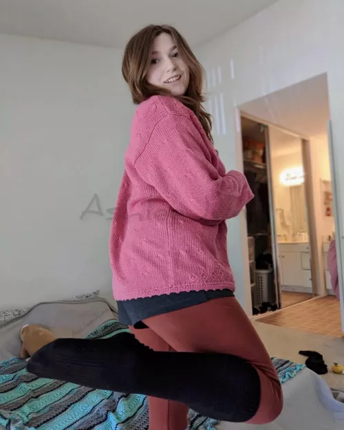 Feeling cute and cozy today ☺️ OF@Ashleejune