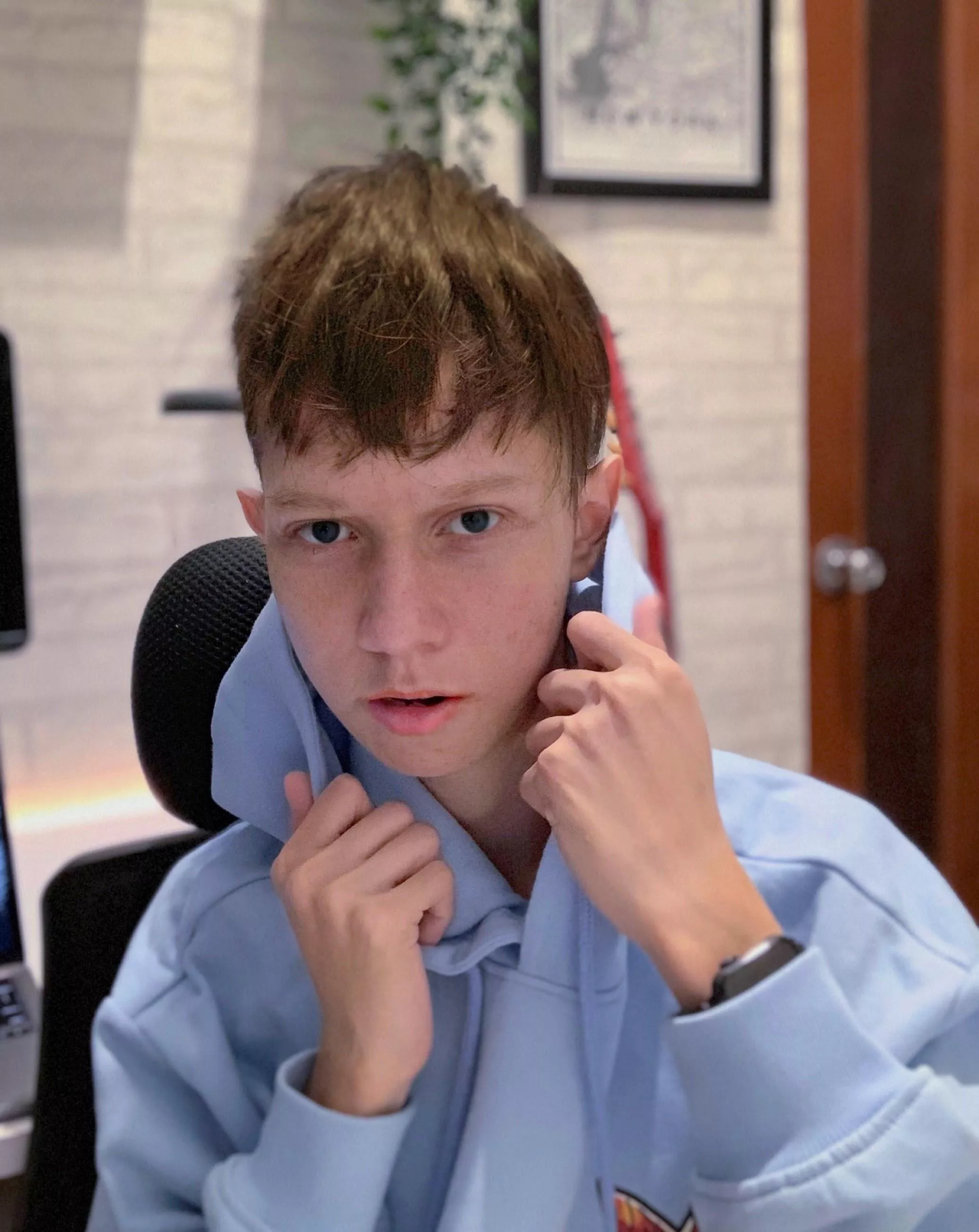 Feeling cute in my new hoodie 😊