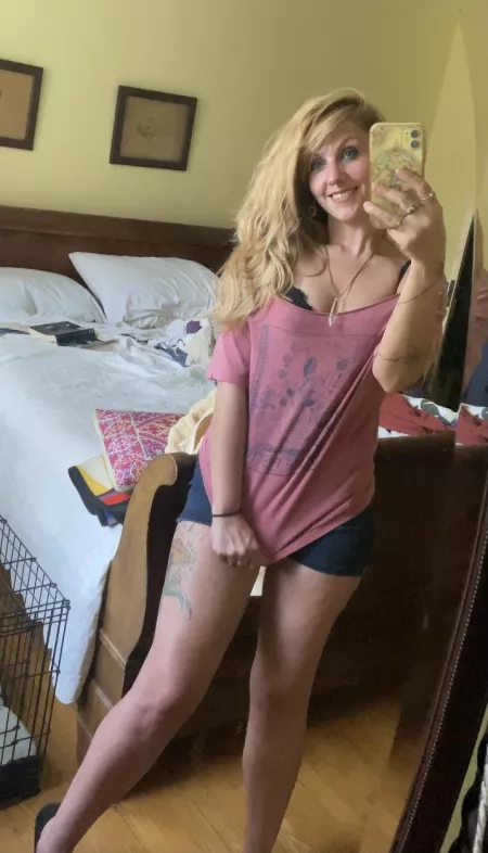 Feeling cute so heyyyy Feeling cute so heyyyy
