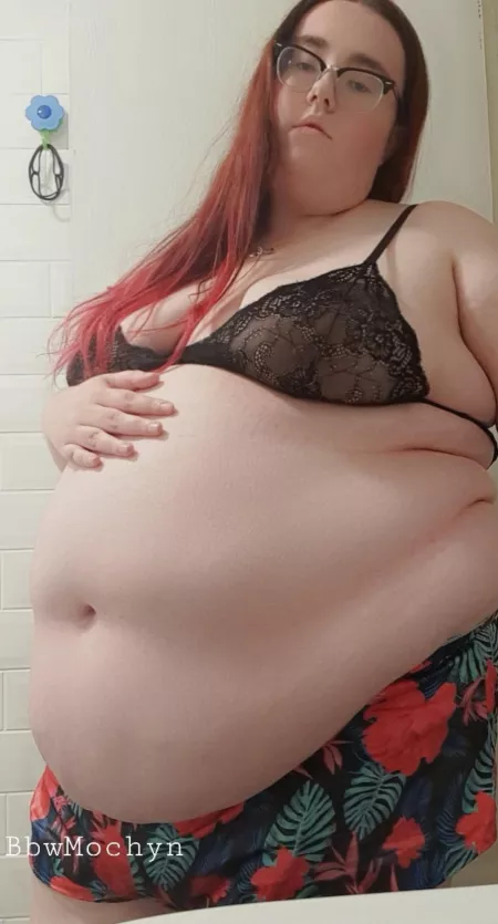 Feeling enormous after my stuffing π·π₯°π₯΅ can you help rub my belly?