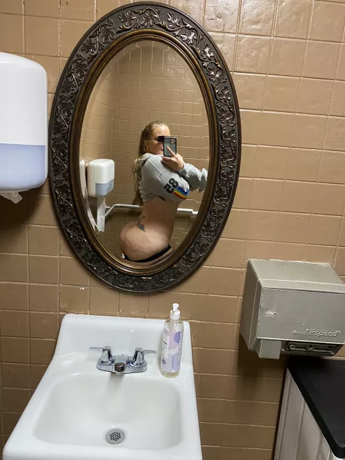 (F)eeling frisky at my Birthday breakfast 🎂🎉❤️