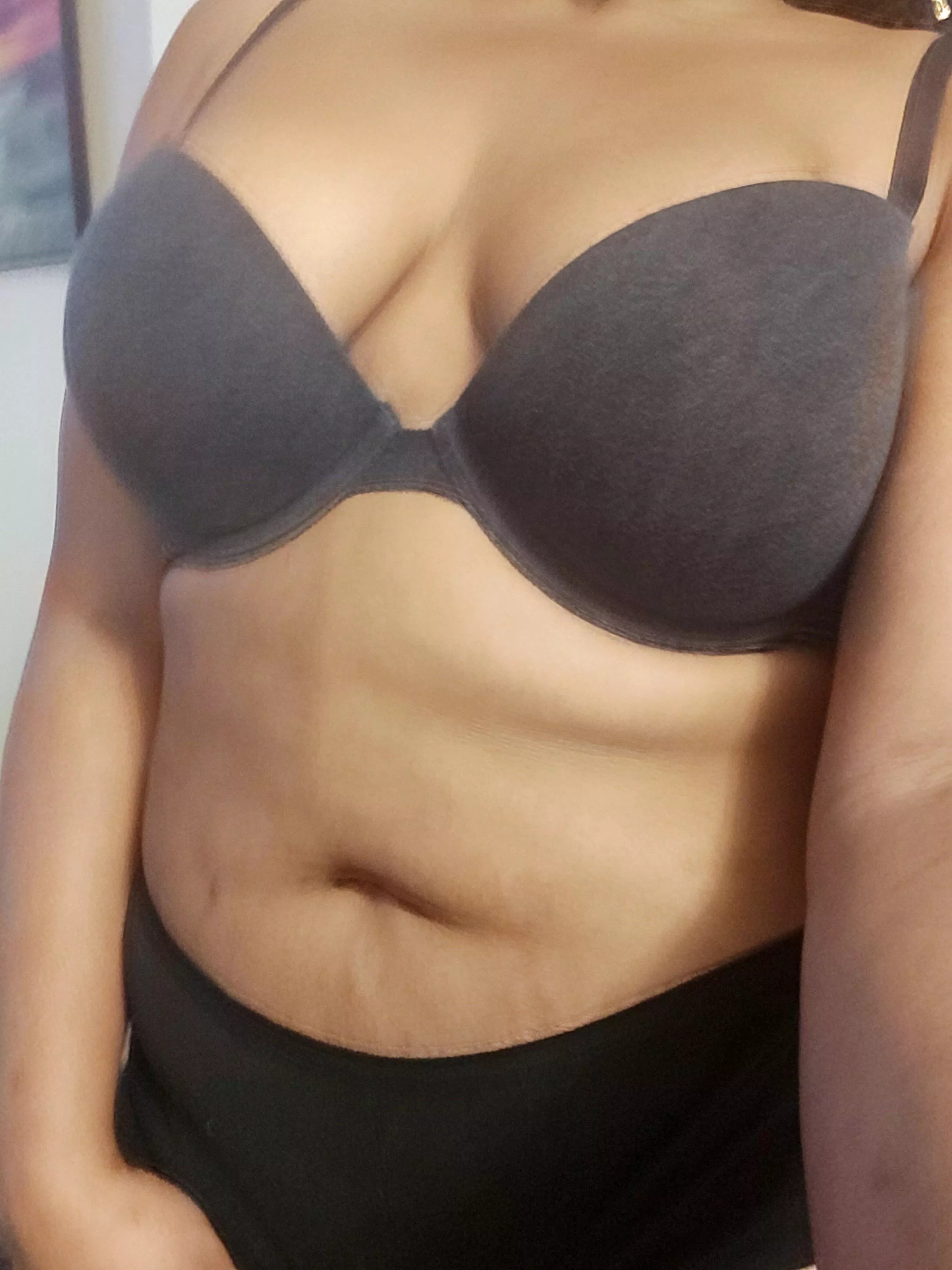 (F)eeling frisky before work.. Happy hump day ?