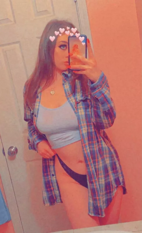 Feeling frisky in flannel?? [24F] [OC]