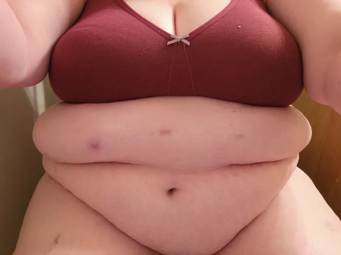 Feeling full would you rub my belly please? Feeling full would you rub my belly please?