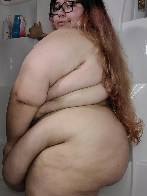 Feeling hungry... anyone wanna spoil me with snacks? I'll be good, I promise. Feeling hungry... anyone wanna spoil me with snacks? I'll be good, I promise.