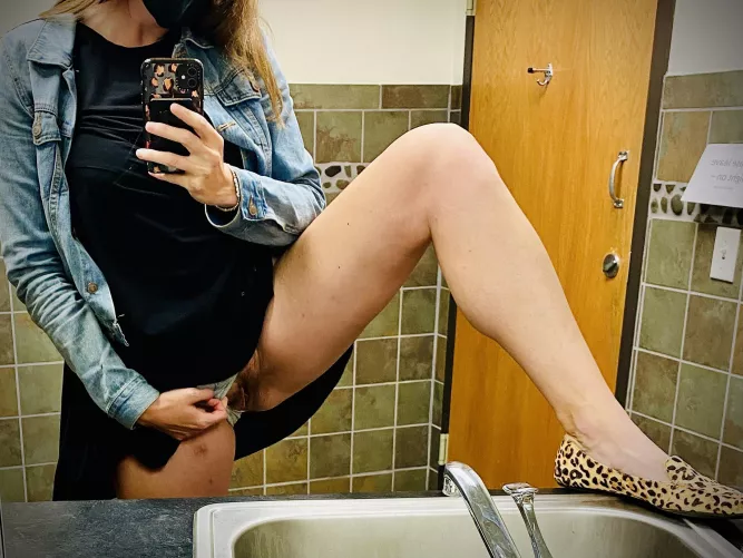 [F]eeling like showing off :). 1984 mom of 2.