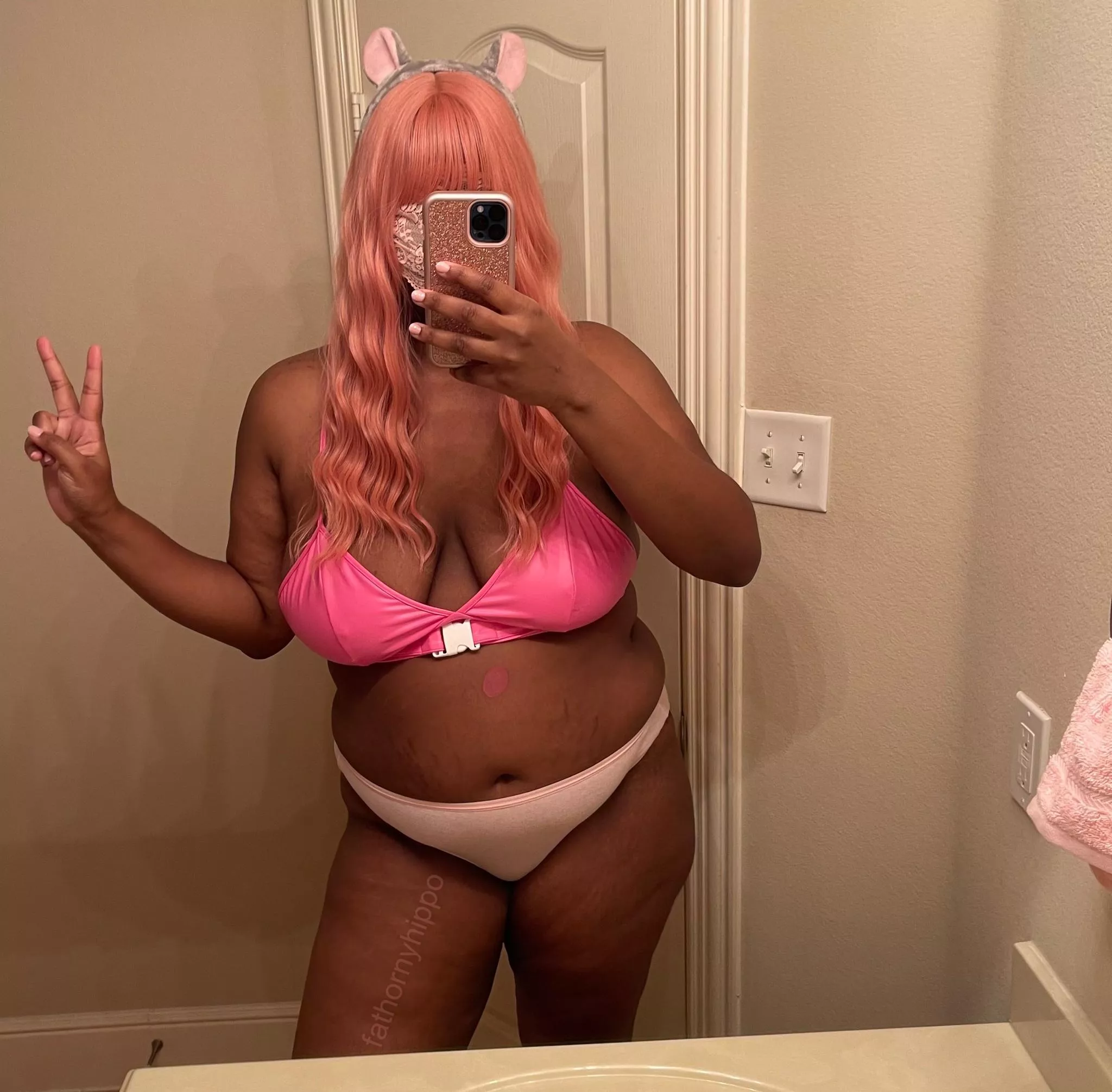 Feeling peace loving my chubby body! 😊