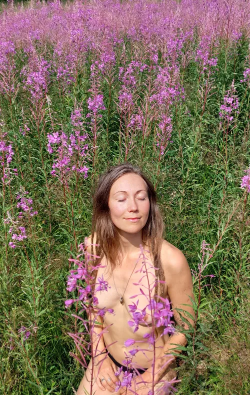 Feeling peaceful in flower fields 🌺 Feeling peaceful in flower fields 🌺