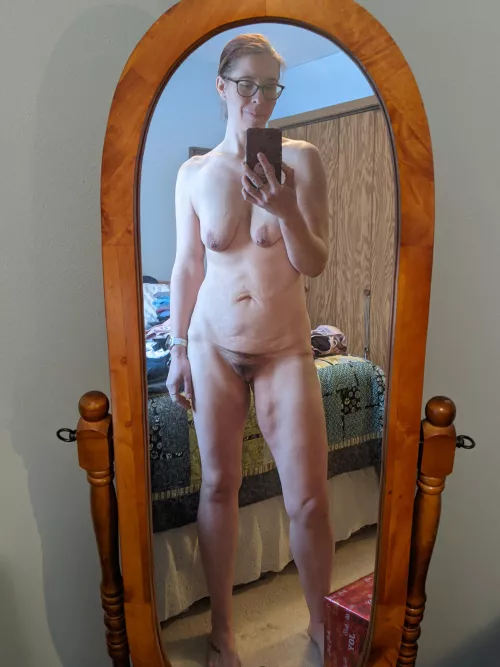 Feeling pretty good about myself lately, saggy skin and all. Trying to get some Christmas vacation packing done.