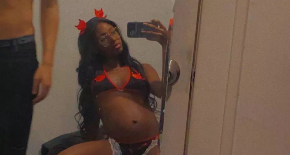 Feeling sexii only 5 months pregnant and canโt wait to see how much bigger Iโll get ๐คฐ๐ฝ๐ฅฐ Feeling sexii only 5 months pregnant and canโt wait to see how much bigger Iโll get ๐คฐ๐ฝ๐ฅฐ