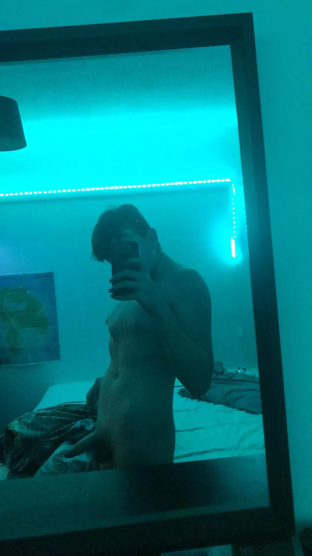 Feeling skinny lol may as well make the most of it βΊοΈ Feeling skinny lol may as well make the most of it βΊοΈ