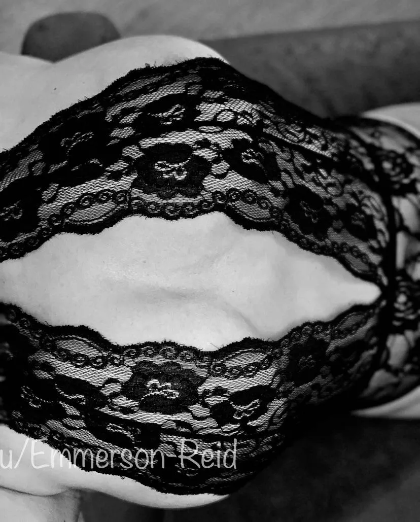 (F)eeling the lace. (F)eeling the lace.