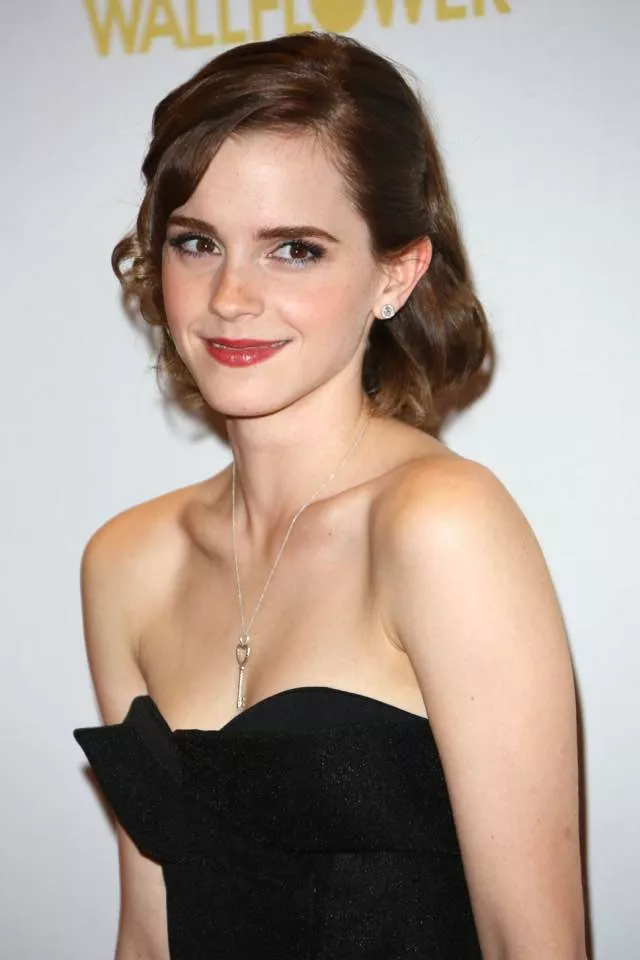 Feeling very bi for Emma Watson Feeling very bi for Emma Watson