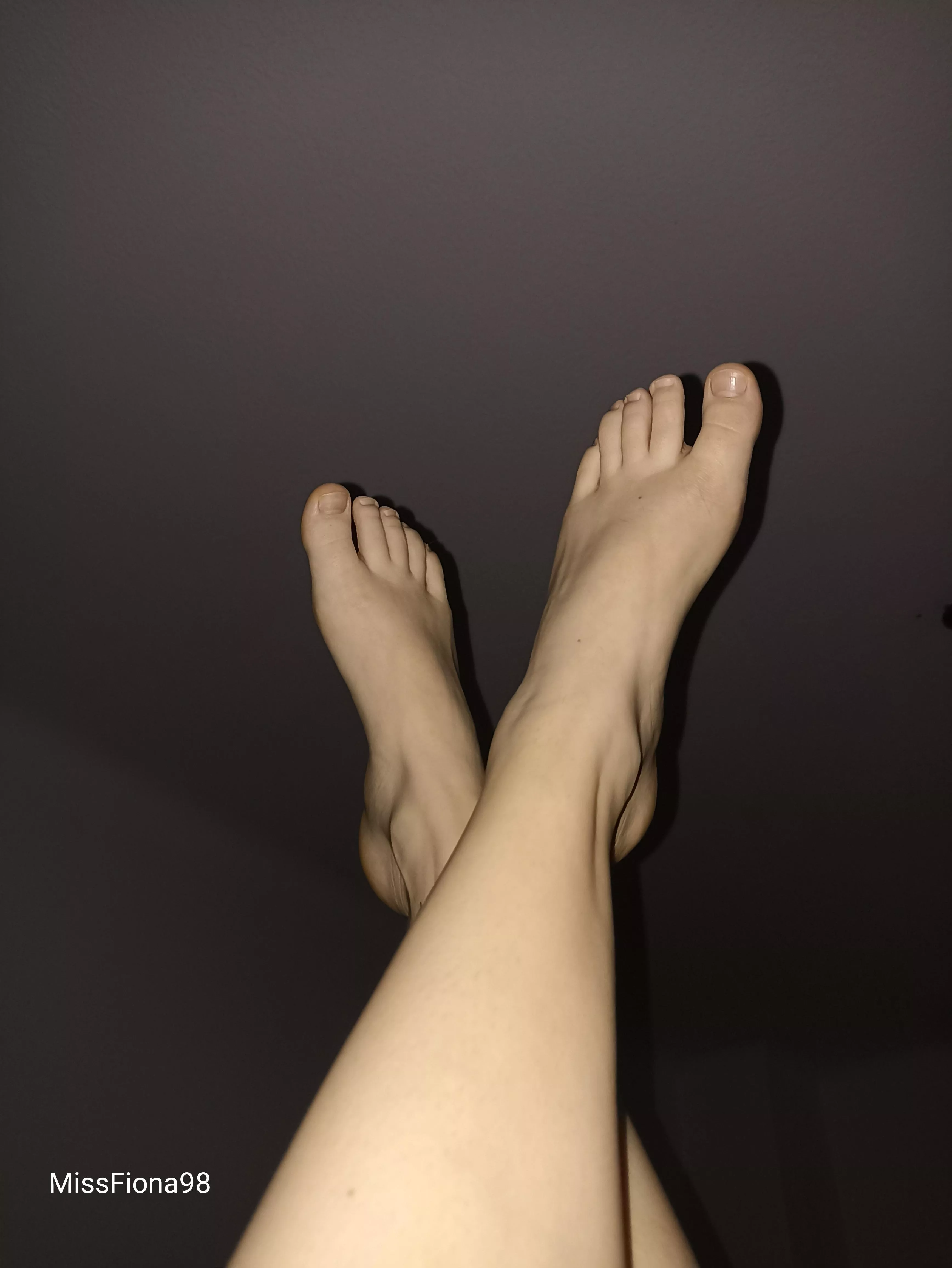 Feet up it's Friday!🥰👣 Feet up it's Friday!🥰👣