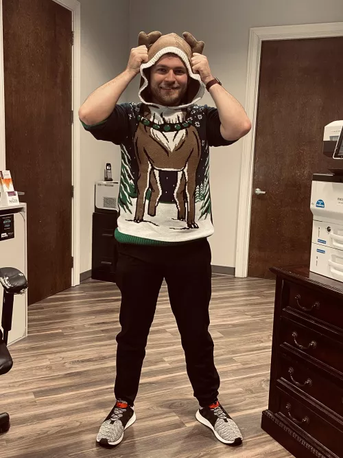 Felt cute, Merry Christmas 🦌❄️ & Happy Holidays gays!